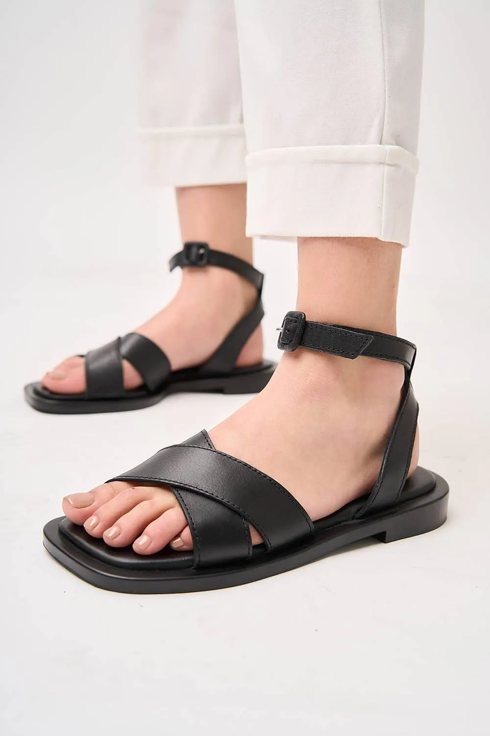 Acrolith Black
