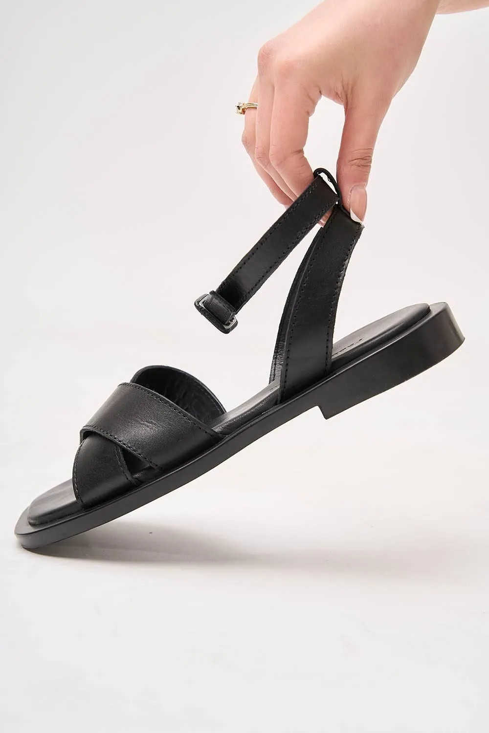 Acrolith Black