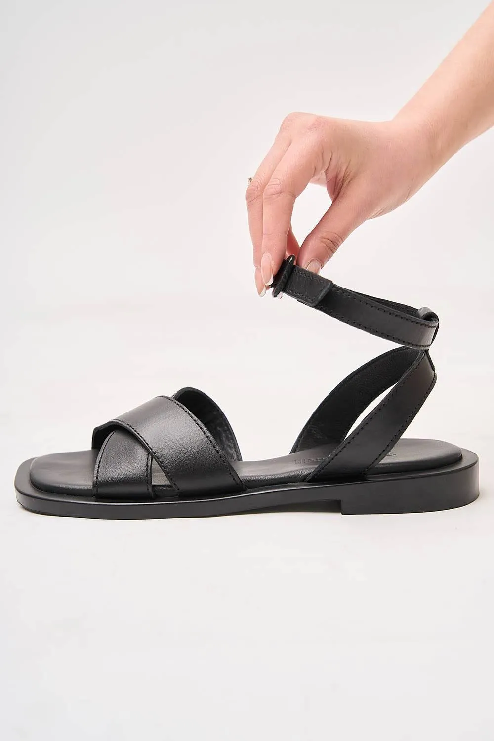 Acrolith Black