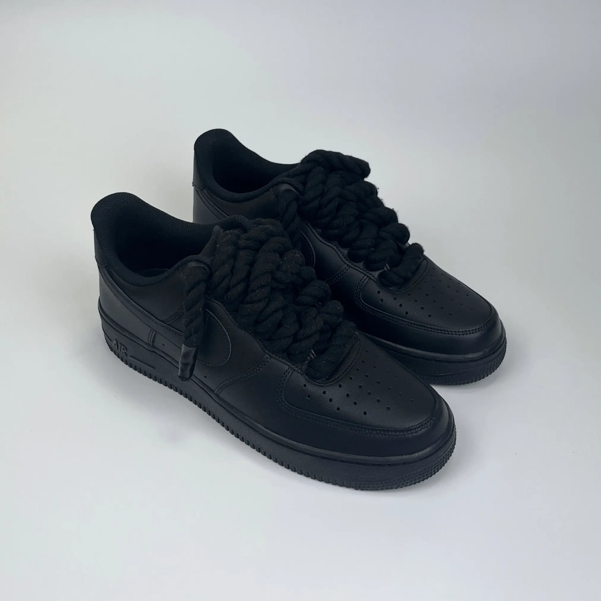 adjustable - strap - feature shoes Light - weight laces Rope Air Force 1 - Blackout