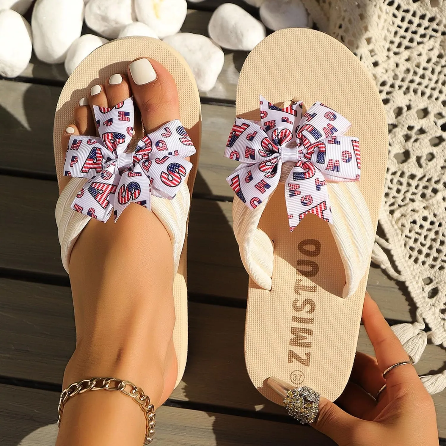 American Flag Patriotic Flip Flops for Women 4th of July Slides Cute Bowknot Thong Sandals USA Flag Beach Slippers