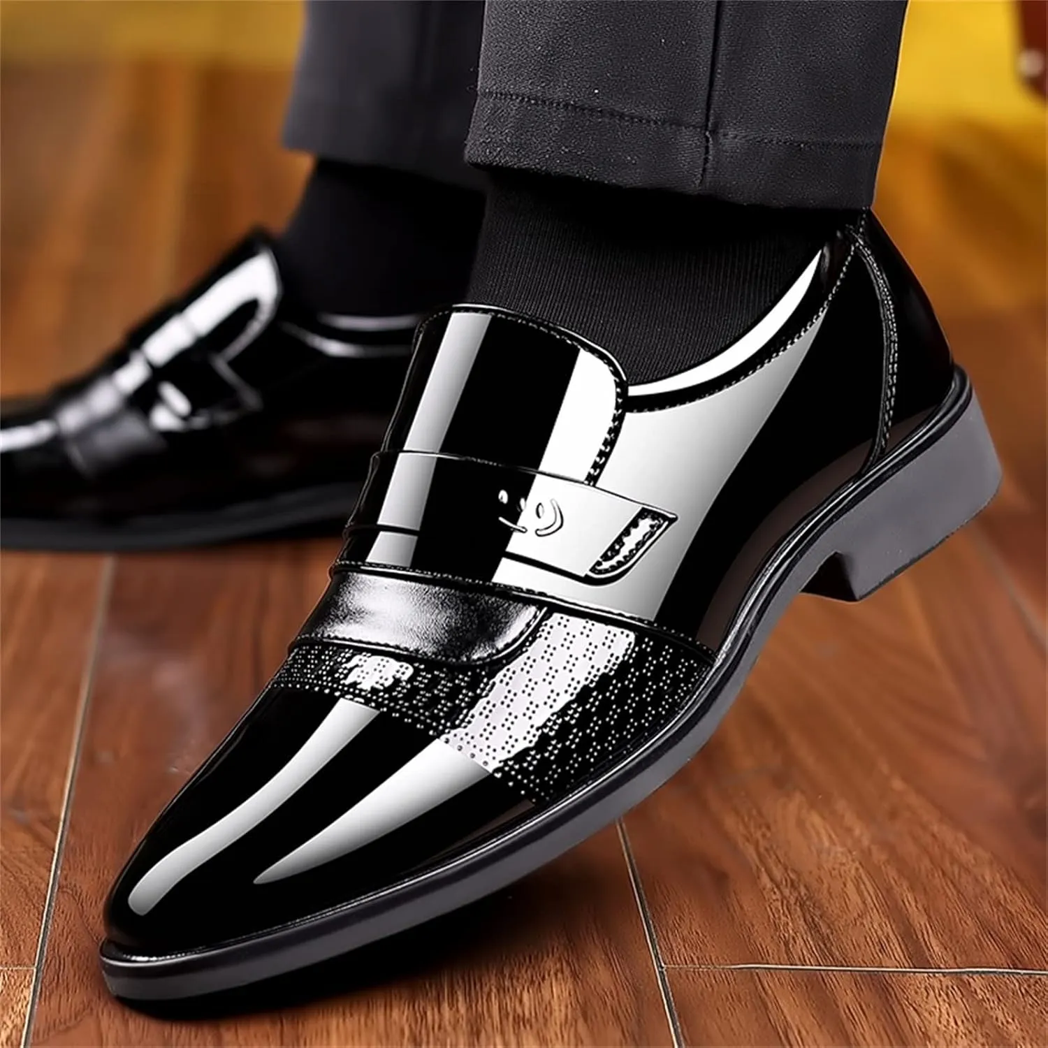 Black Oxfords Shoes for Men Casual Fashion Summer and Autumn Men Leather Shoes Low Heeled Pointed Toe Slip On Business Simple Solid Color Cap Toe Oxfords