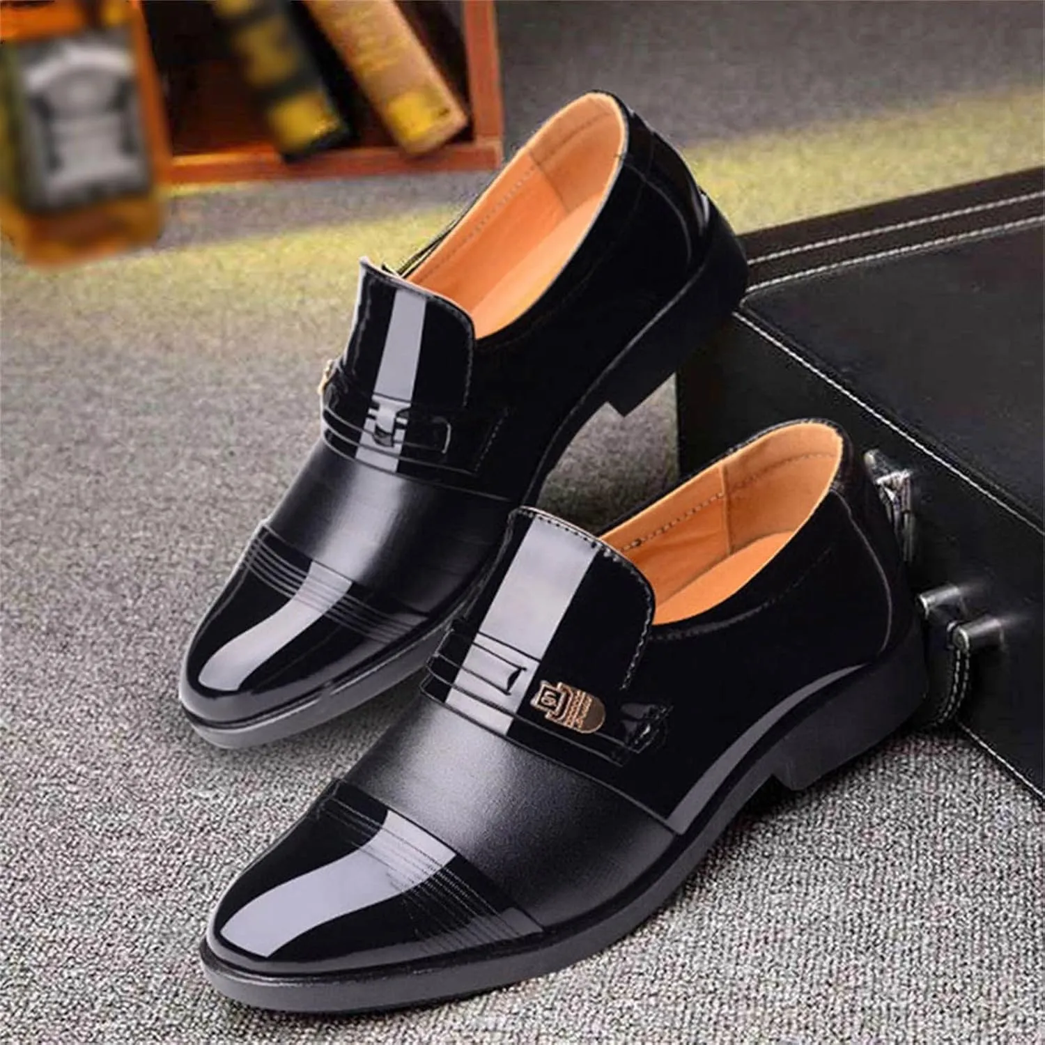 Black Oxfords Shoes for Men Fashion Summer and Autumn Men Leather Shoes Pointed Toe Low Heeled Wingtip Oxfords Shoes