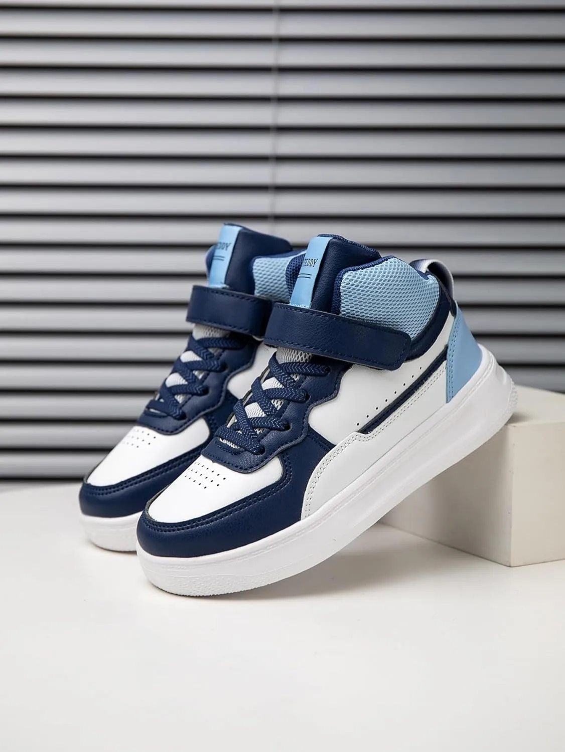 Boys Girls Sports Board Shoes with Leather Upper, Breathable Comfortable, for Basketball Running Walking Tennis Suitable for All Seasons
