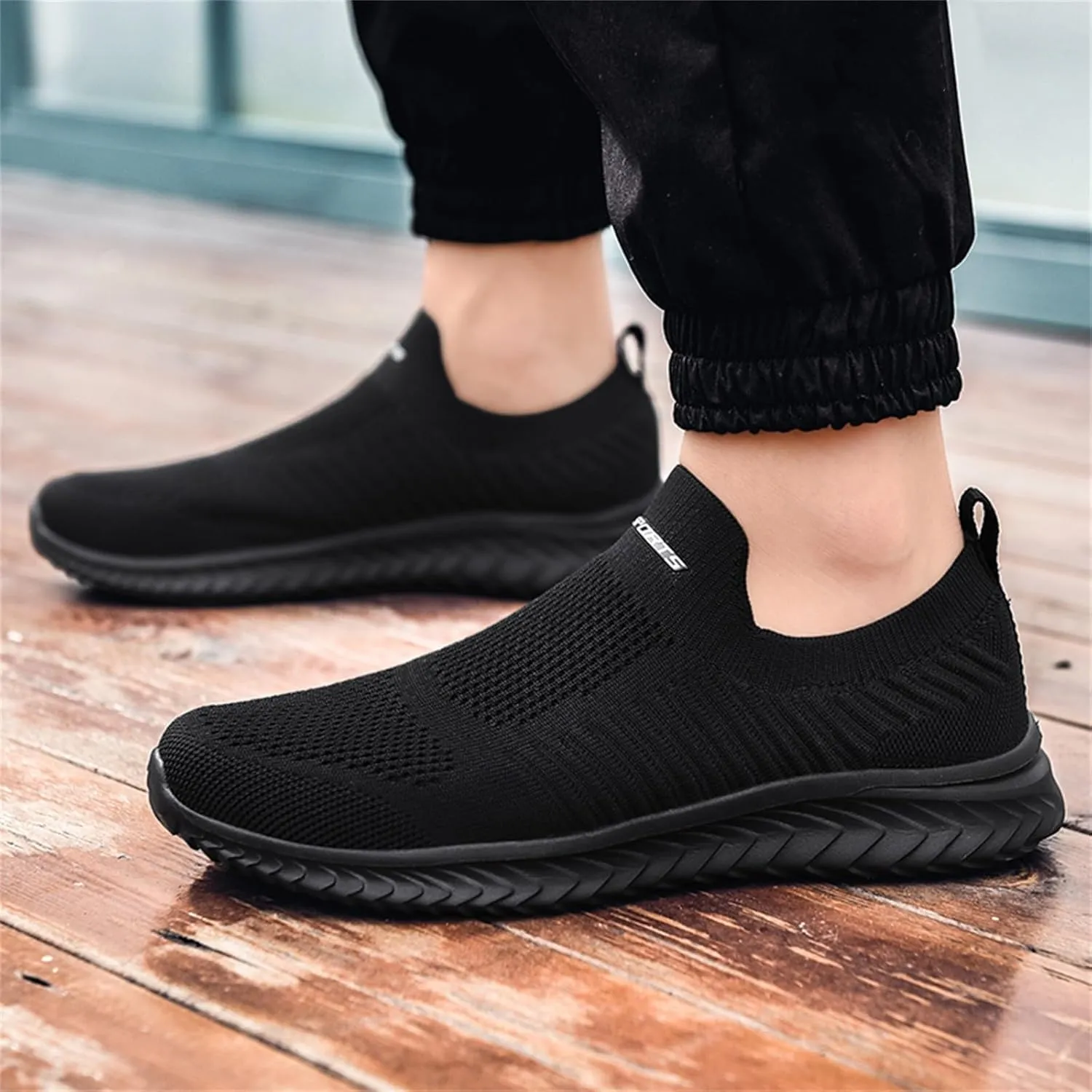 Breathable Diabetic Shoes for Men Lightweight Sport Gym Jogging Walking Sneaker Convenient Elderly Slip on Shoes