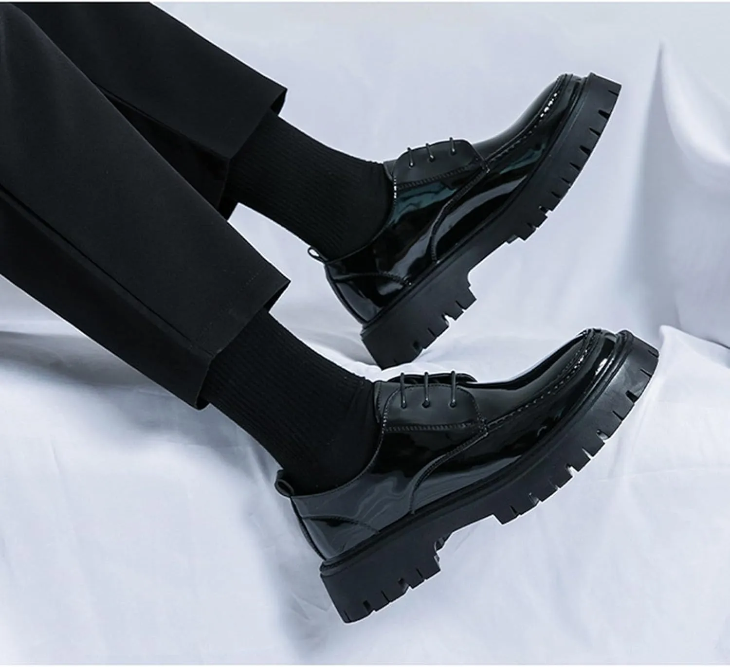 Classic British Style Thick Soled Leather Shoes for Men Fashionable Patent Leather Business Formal Leather Shoes Casual Non Slip Shiny Leather Shoes