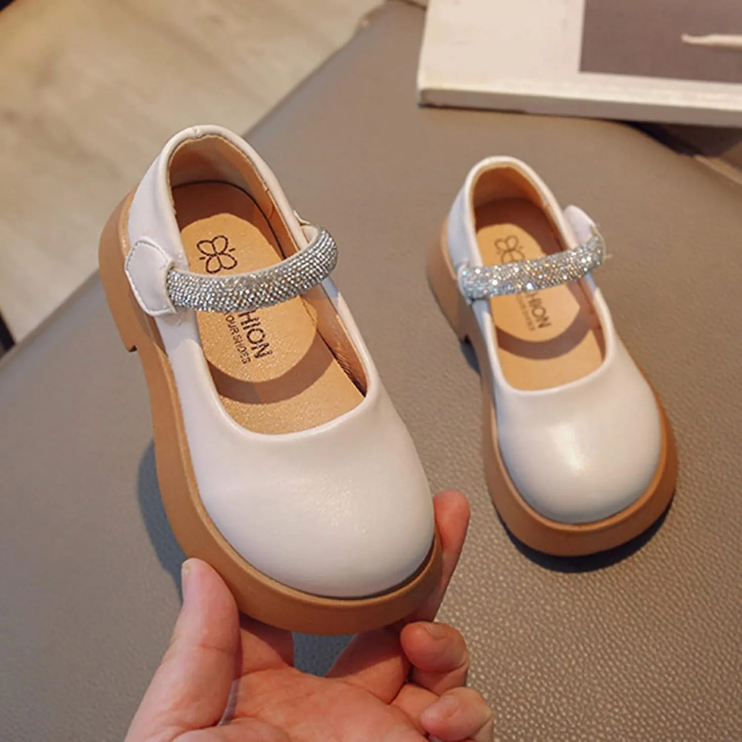 Fashion Four Seasons Children Casual Shoes Leather Shoes Thick Bottom Non Slip Hook Loop Leather Boots for Little Girls