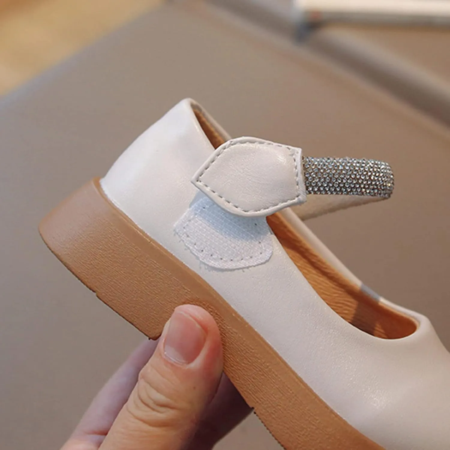 Fashion Four Seasons Children Casual Shoes Leather Shoes Thick Bottom Non Slip Hook Loop Leather Boots for Little Girls