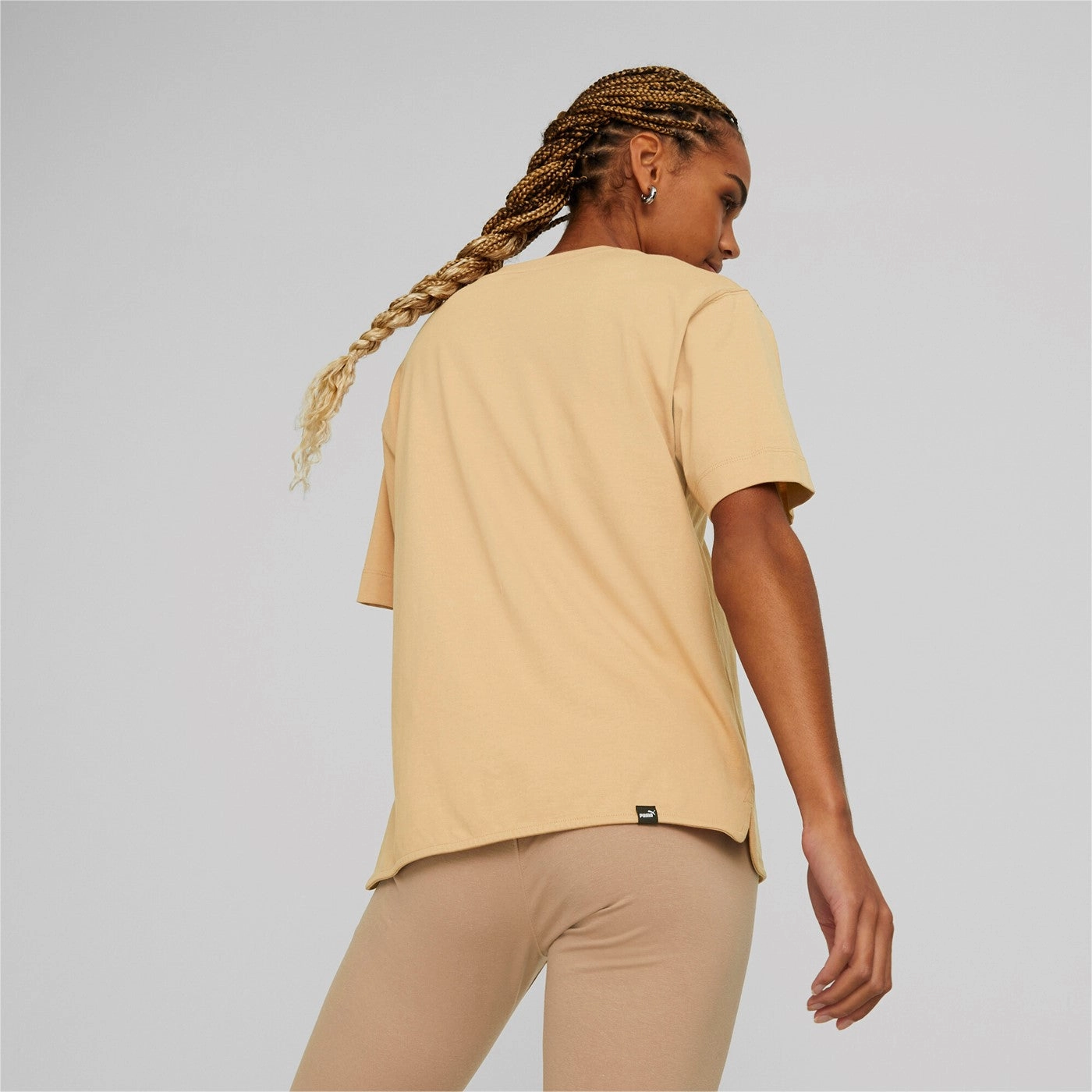 Puma T-shirt da donna manica corta Her Tee 673107-89 dusty tan Layered Sleeve Construction Stylish