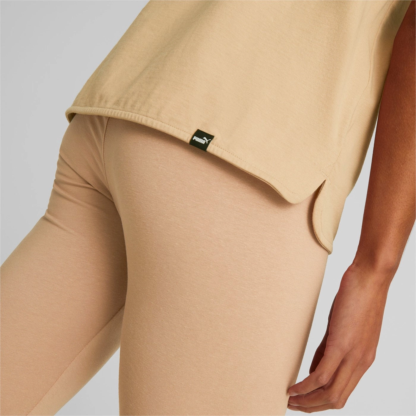 Denim combination Puma T-shirt da donna manica corta Her Tee 673107-89 dusty tan