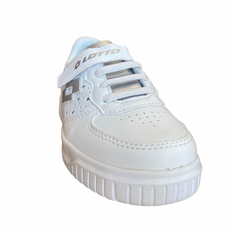 running on a track oval athletic equipment Lotto sneakers con strappo da bambina Venus 1 AMF 219415 1VQ white-silver metal 2