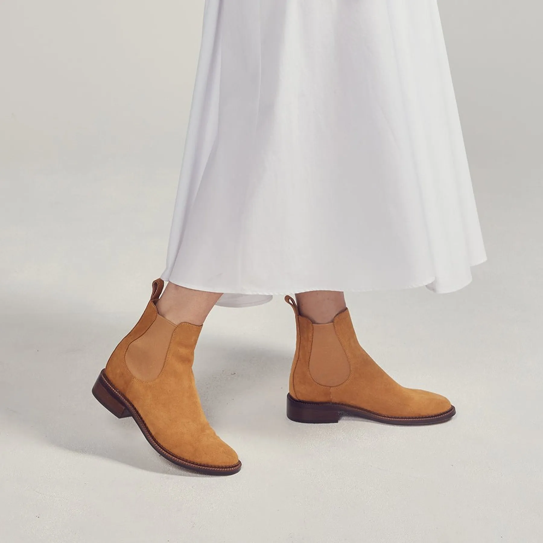 KARLA LEATHER CHELSEA ANKLE BOOTS