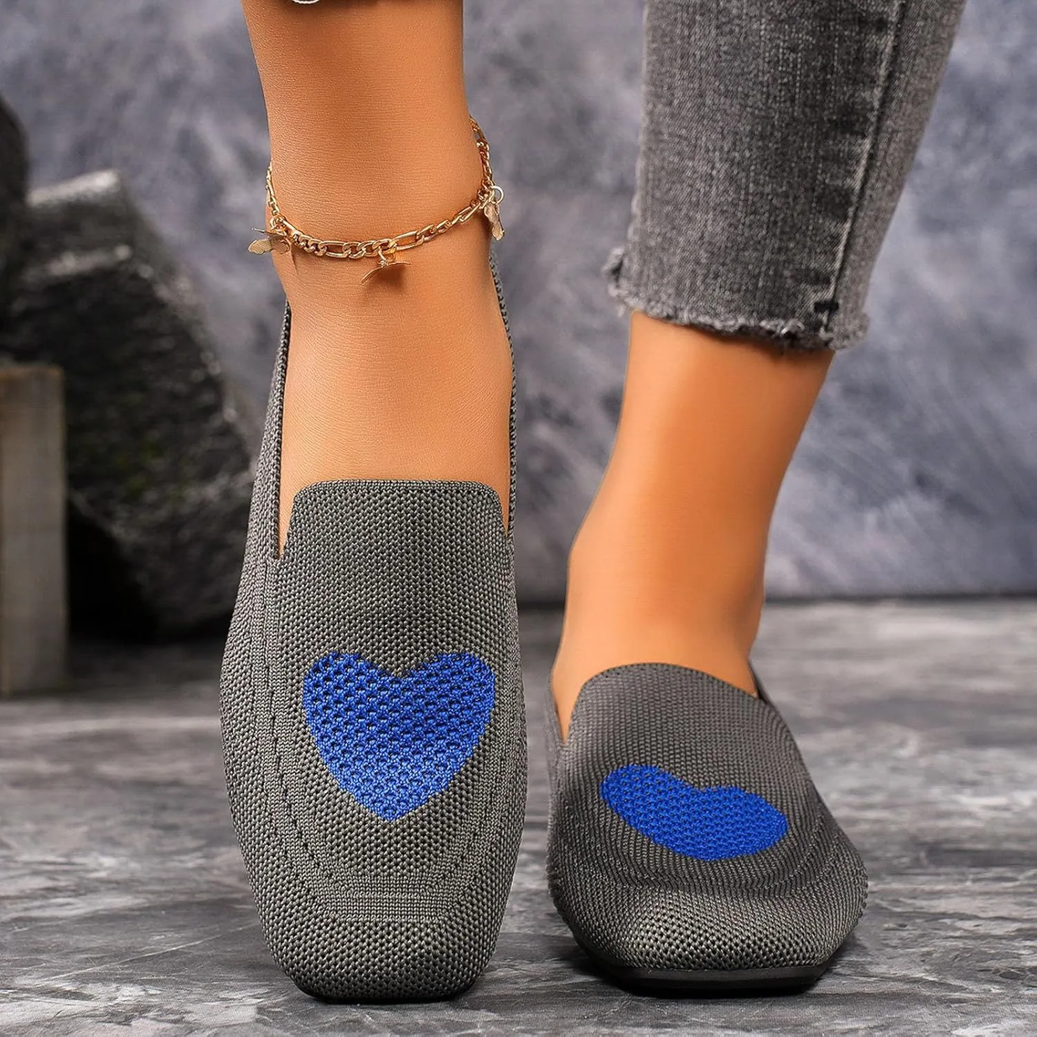 Ladies Casual Solid Color Love Mesh Breathable Fly Weave Shallow Mouth Flat Shoes Single Shoes Soybean Shoes Casual Shoes Arches Sandals