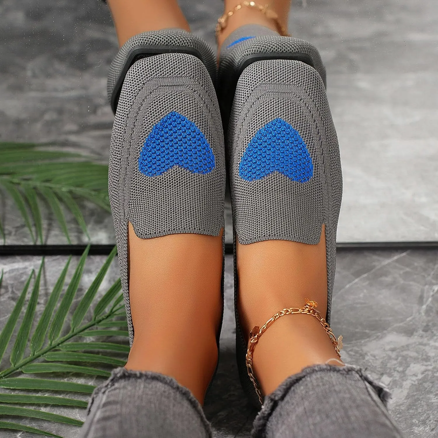 Ladies Casual Solid Color Love Mesh Breathable Fly Weave Shallow Mouth Flat Shoes Single Shoes Soybean Shoes Casual Shoes Arches Sandals