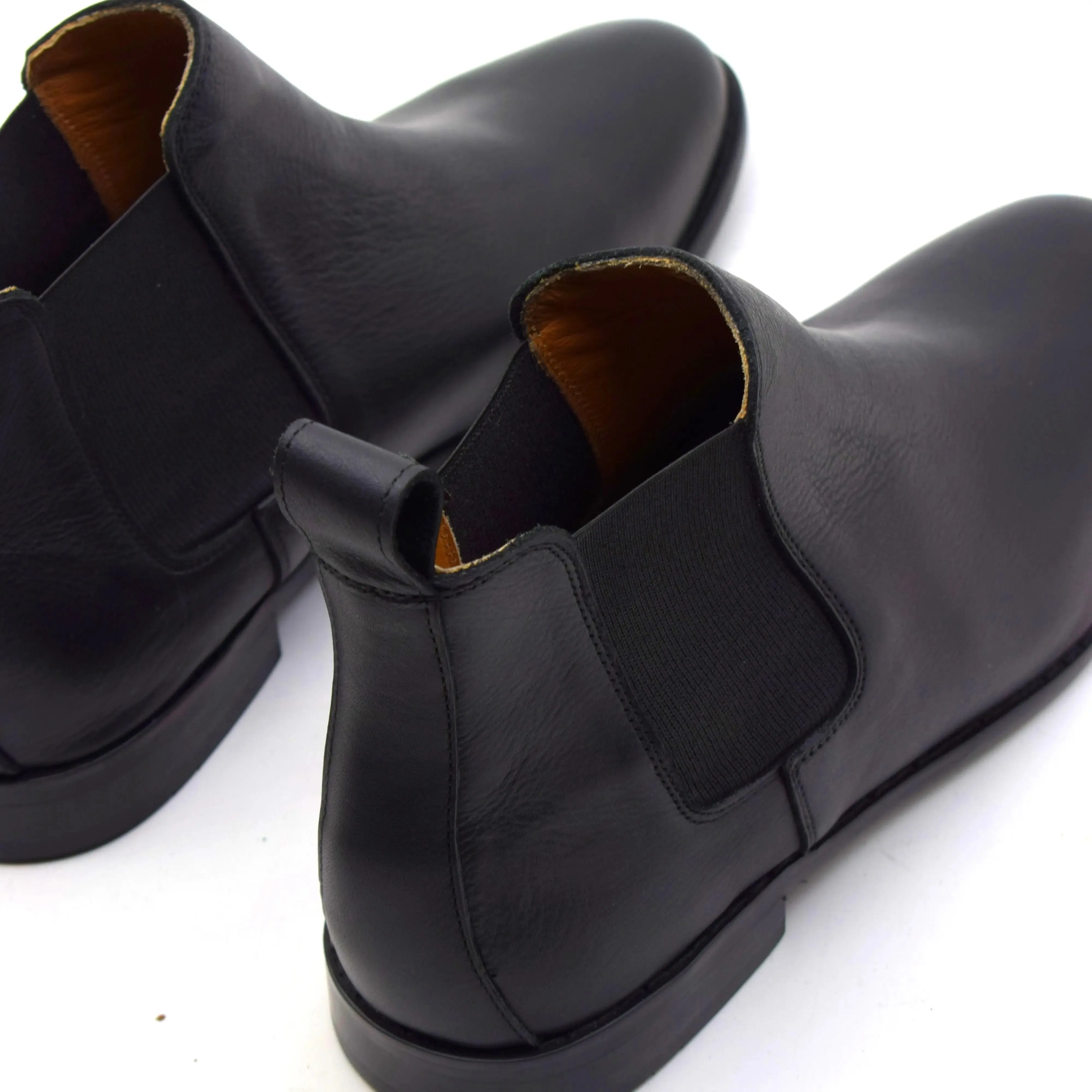 LEATHER CHELSEA BOOTS