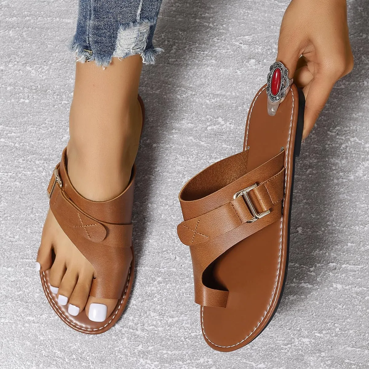 Leather Flat Sandals for Women Open Toe Ring Loop Strap Flip Flops Clip Toe Slip on Slide Sandals, Bunion Correction Leather Slippers Casual Outdoor Fashion Non Slip Footwear