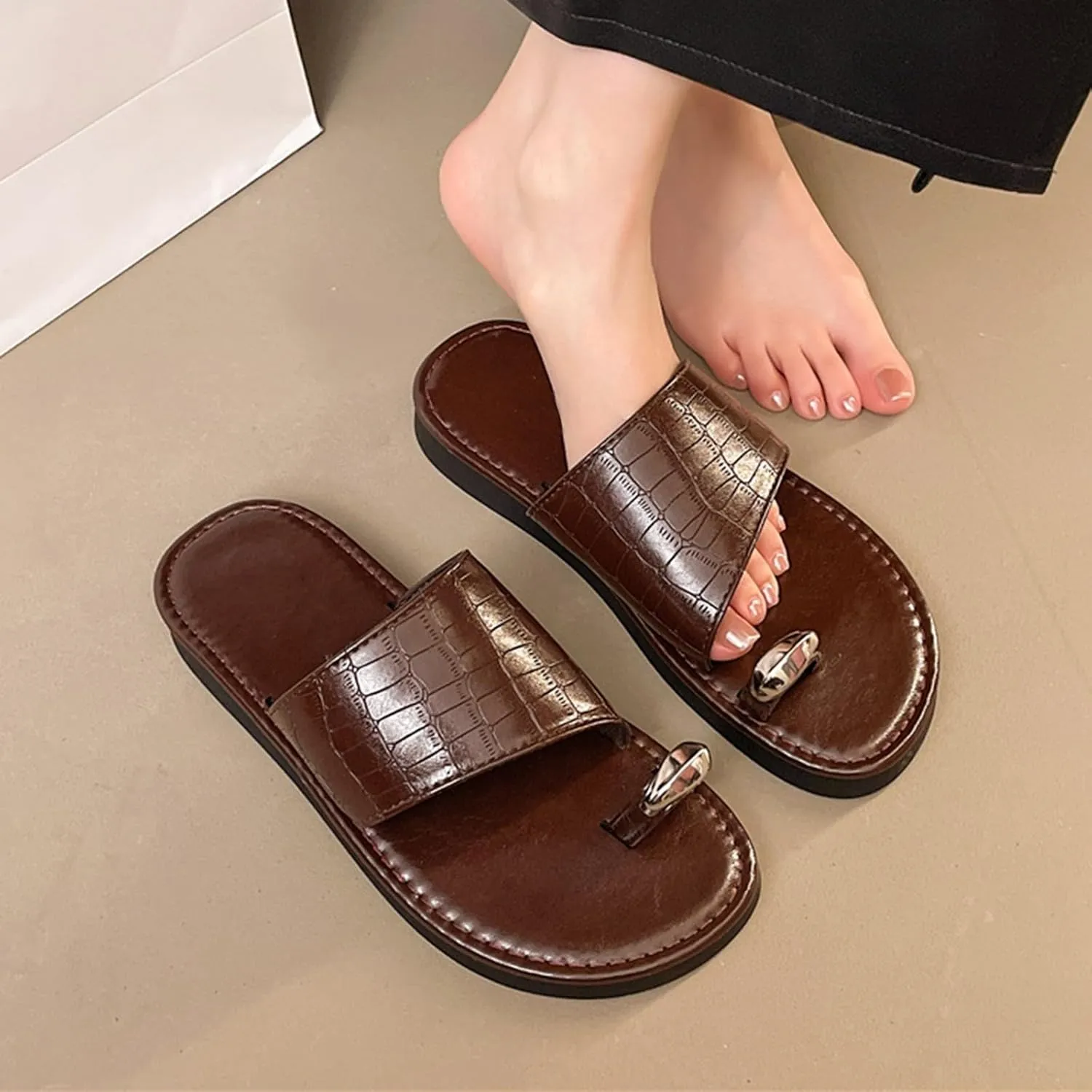 Leather Slides for Women Leather Ring Toe Flat Sandals Summer Round Open Toe Beach Sandals Comfortable Wide Width House Slippers