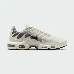 cultural - themed running gear soccer - field running shoes Nike Air Max Plus Tn Men's Beige Running Trainers DM0032 106