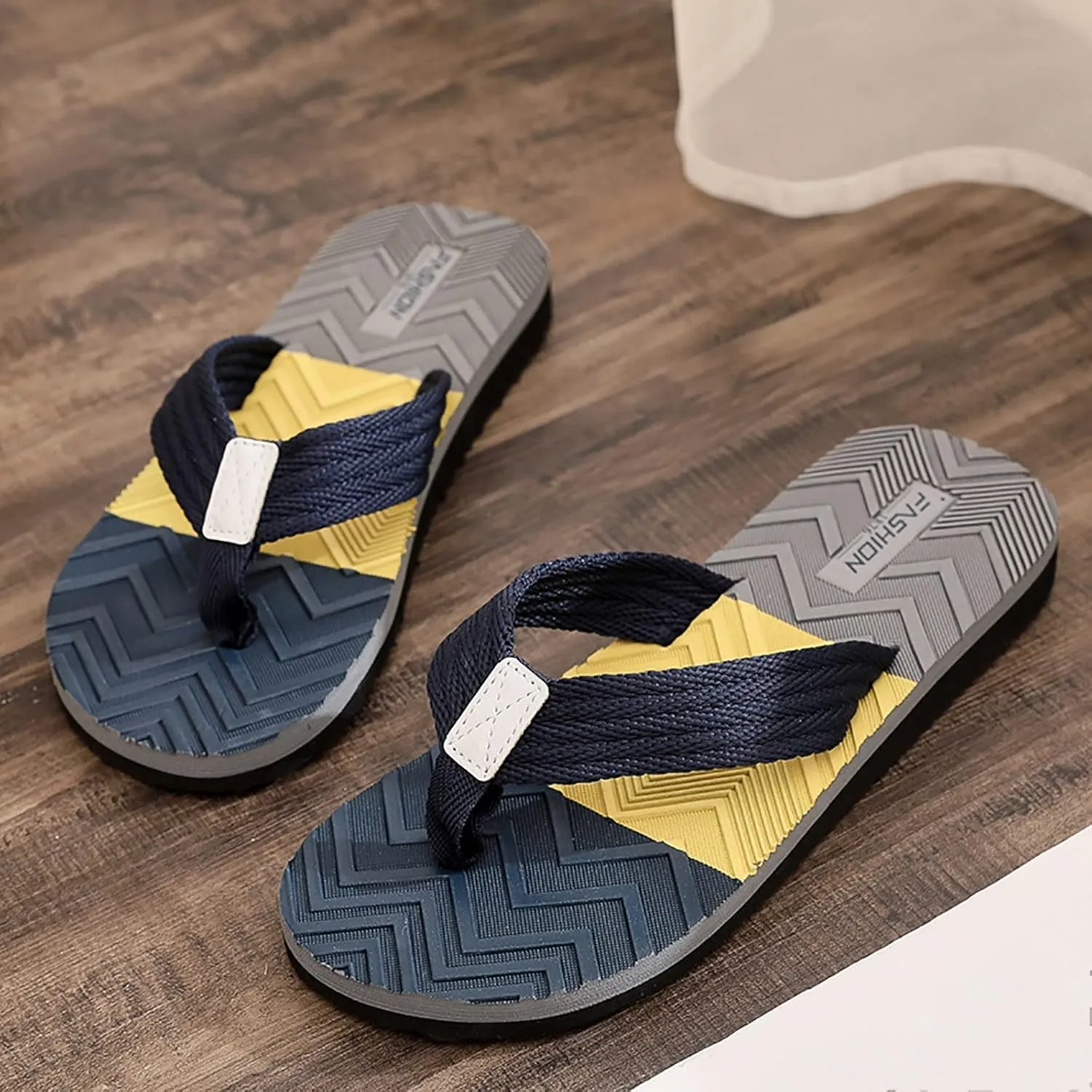 Men Classical Comfortable Flip Flop Fashion Sandals Slide Sandals Beach Slippers Air Walk Flip Flops