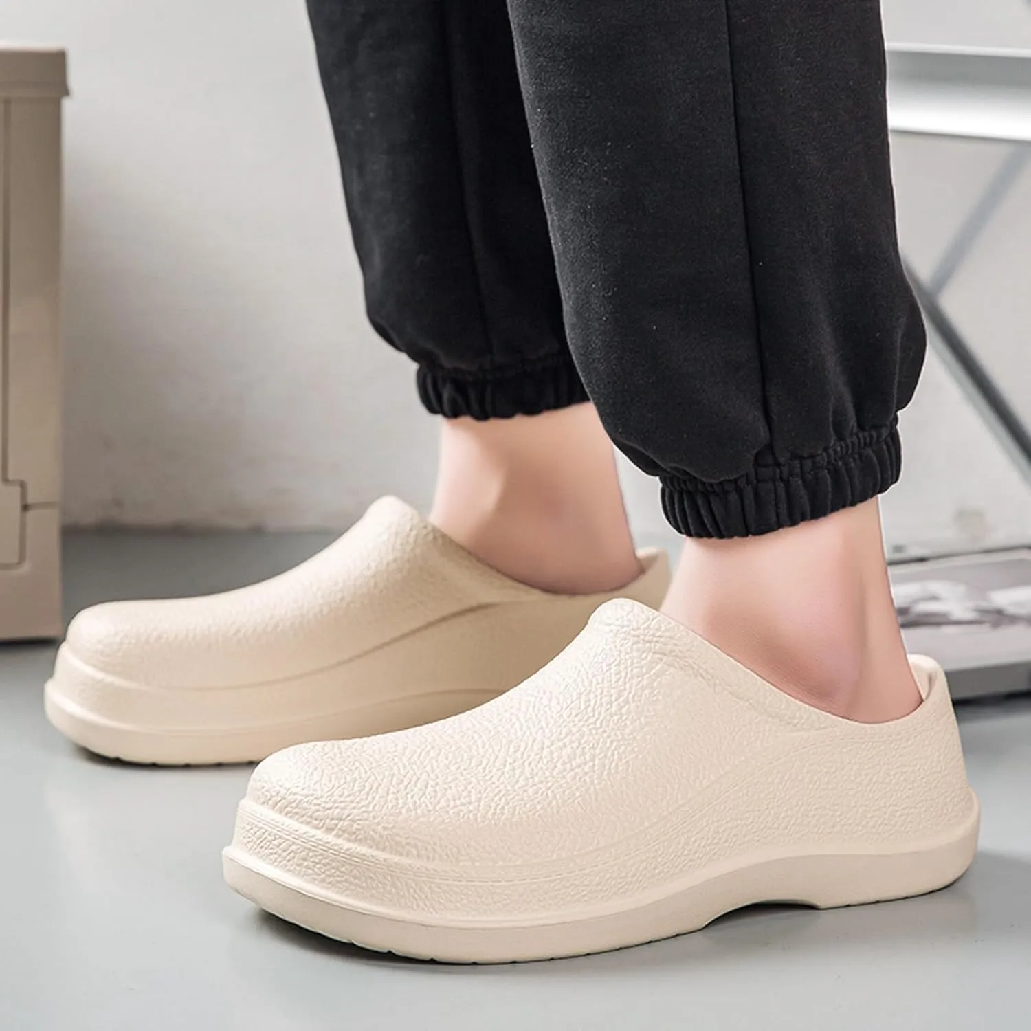 Men Sandals Fashionable Solid Color Minimalist New Pattern Flat Bottomed Spring And Summer Men Closed Toe Sandals