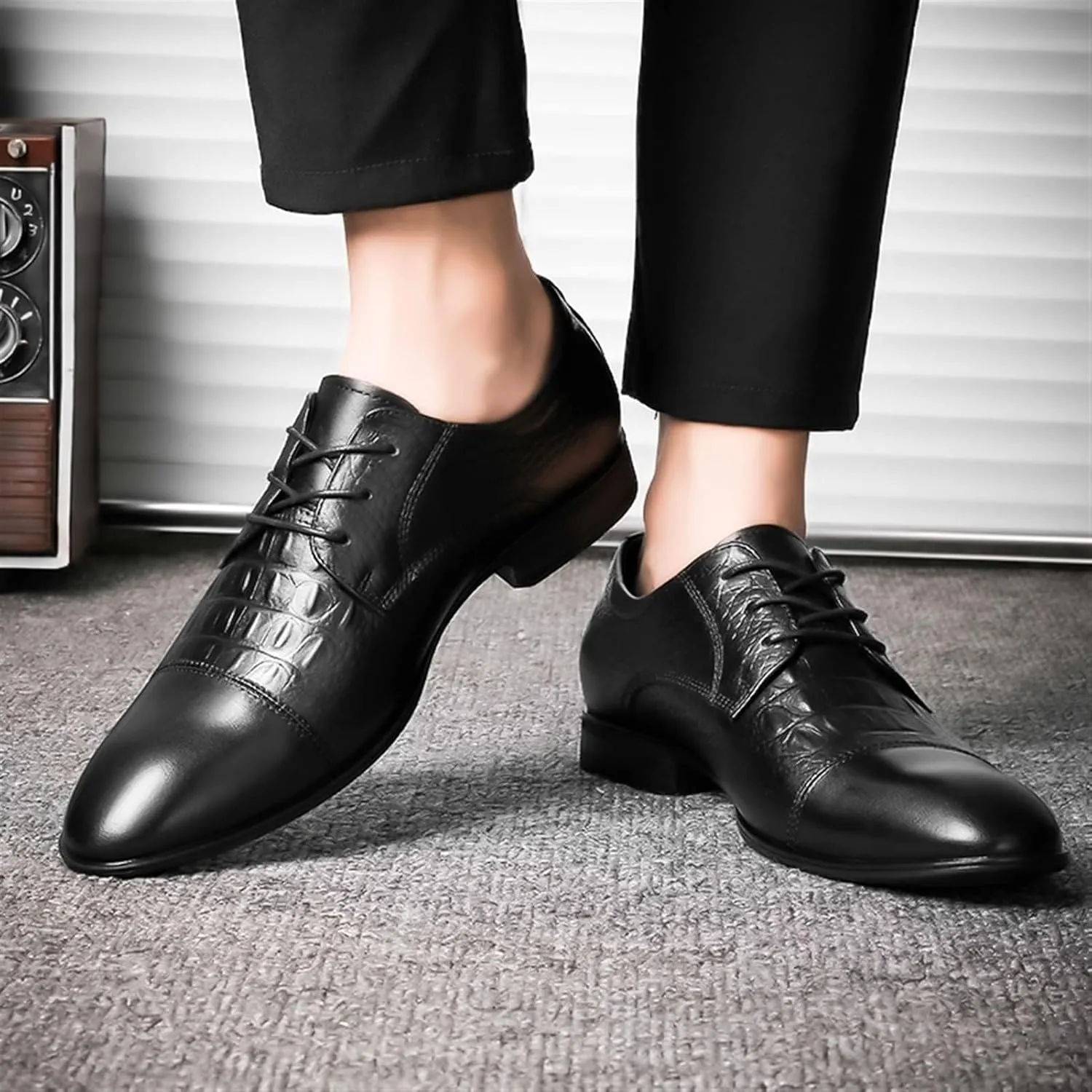 Men's Dress Shoes Patent Leather Loafers Pointed Oxford Formal Business Tuxedo Shoes Men's Fashionable Dress Shoes