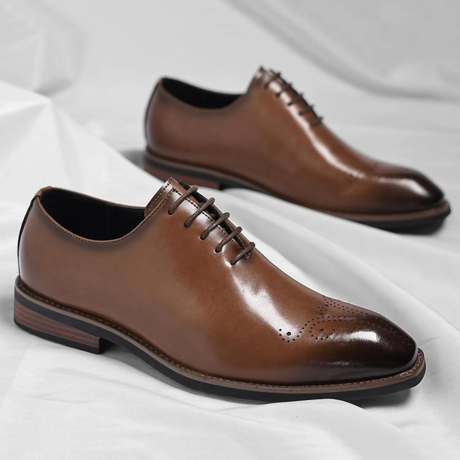 Men's Leather Brogue Dress Oxford Shoes Fashion Perforated Classic Business Formal Shoes Retro Derby Oxfords