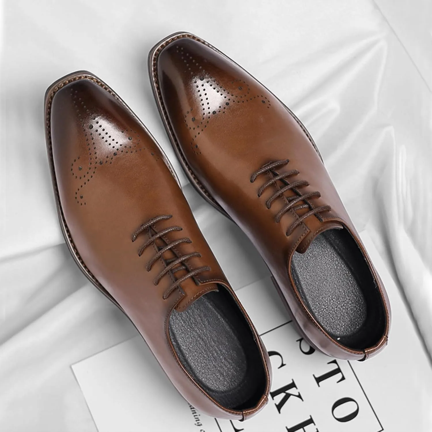 Men's Leather Brogue Dress Oxford Shoes Fashion Perforated Classic Business Formal Shoes Retro Derby Oxfords