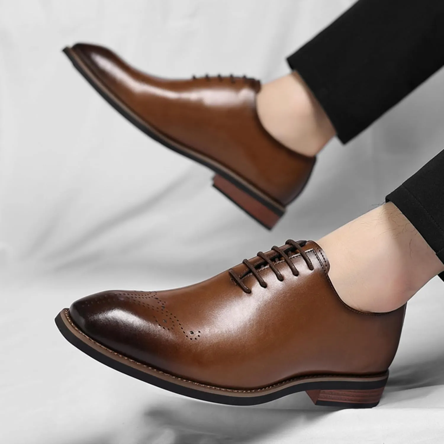 Men's Leather Brogue Dress Oxford Shoes Fashion Perforated Classic Business Formal Shoes Retro Derby Oxfords
