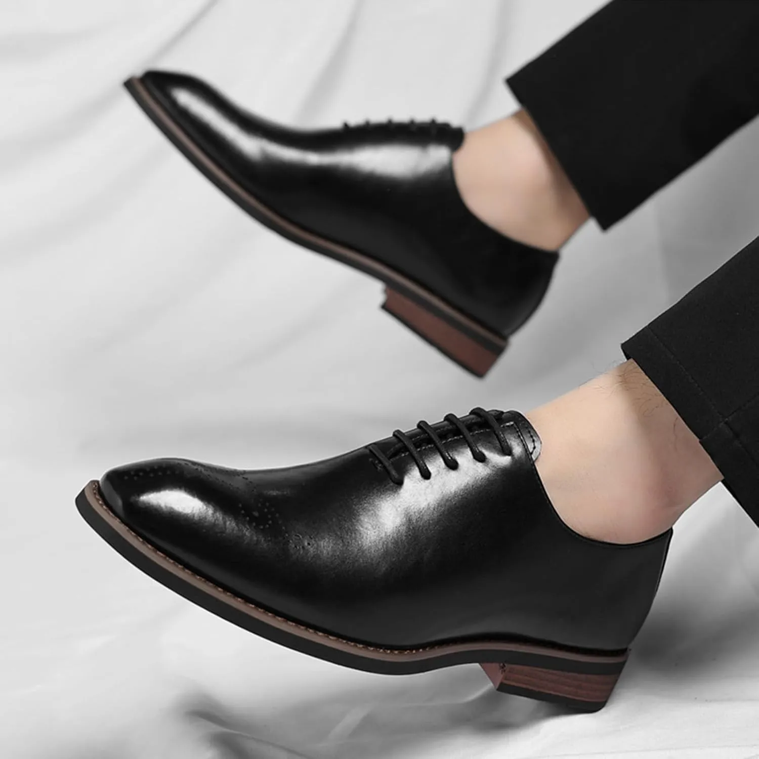 Men's Leather Brogue Dress Oxford Shoes Fashion Perforated Classic Business Formal Shoes Retro Derby Oxfords