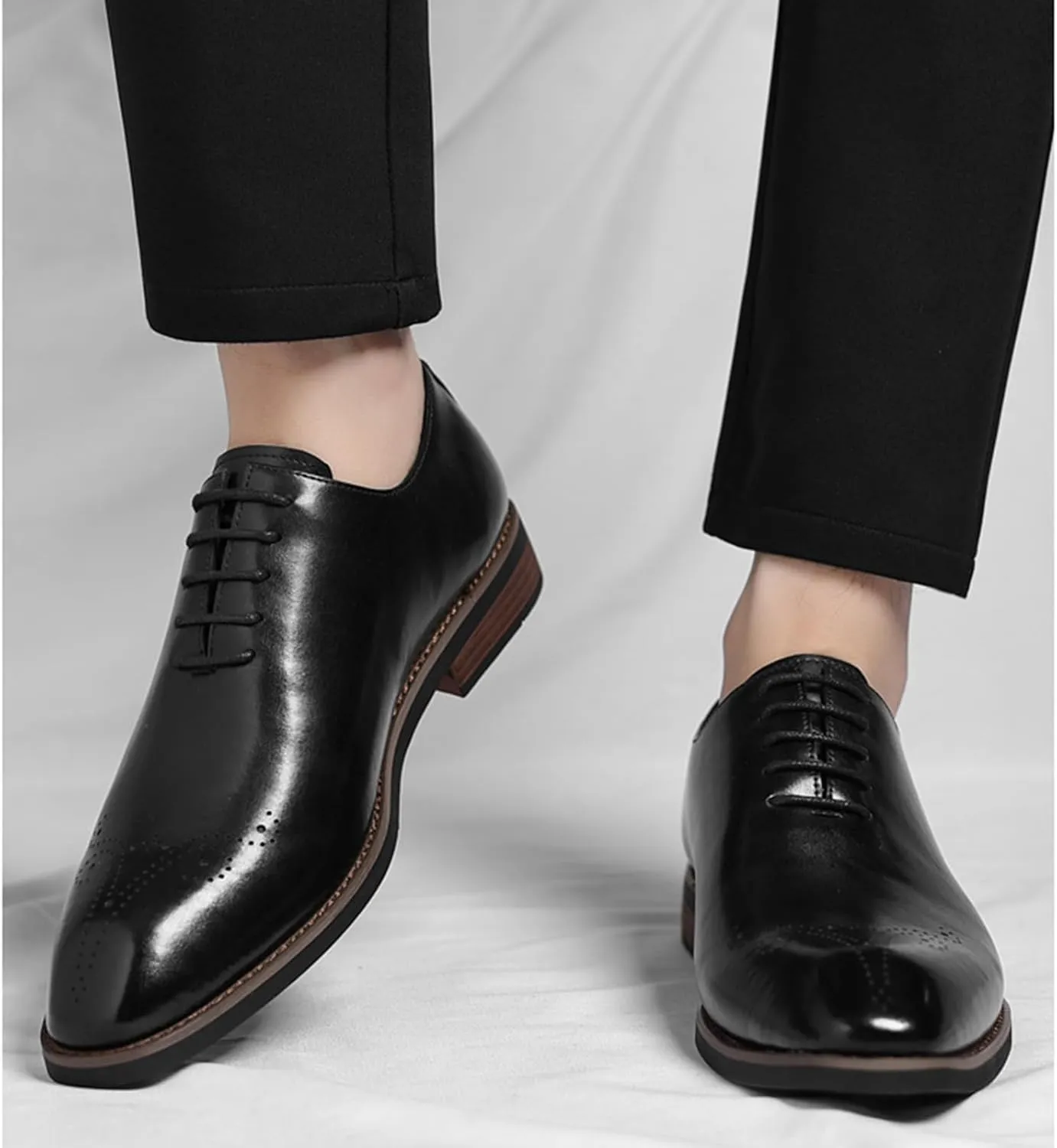 Men's Leather Brogue Dress Oxford Shoes Fashion Perforated Classic Business Formal Shoes Retro Derby Oxfords