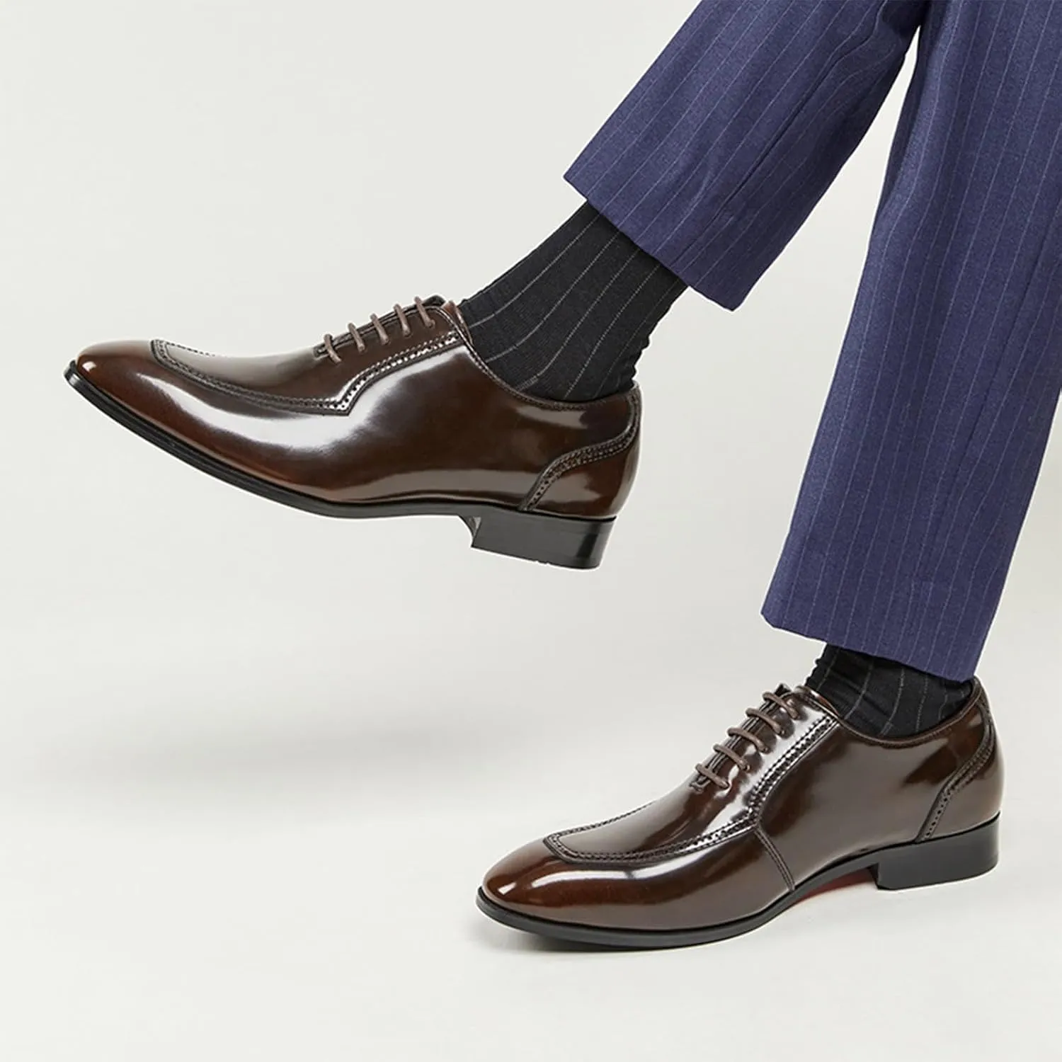 Men's Patent Leather Lace Up Brogue Oxford Shoes Fashion Pointed Toe Non Slip Tuxedo Dress Shoes Comfort Prom Weddings Formal Shoes