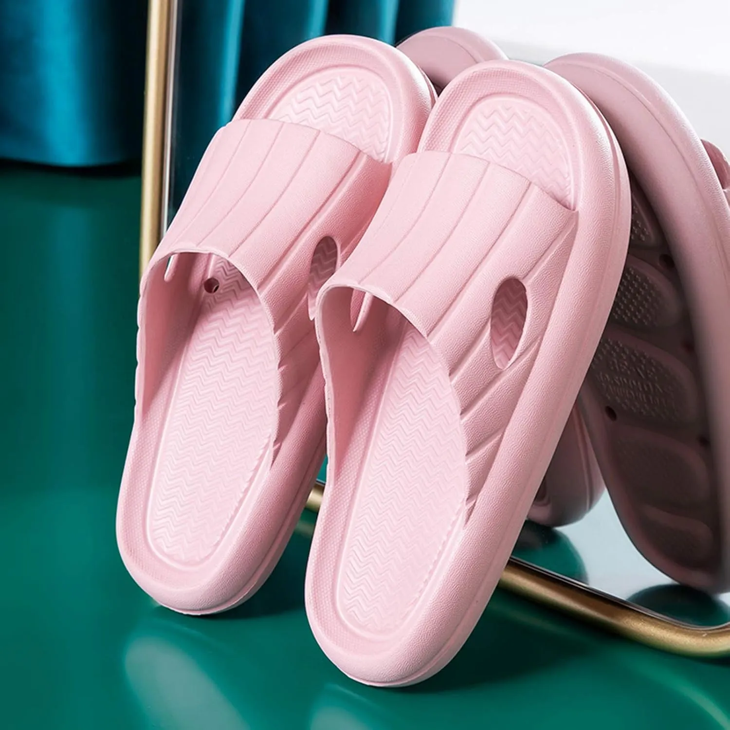 Mens Slippers Slides for Women Cloud Slippers for Men Shower Shoes Women Ultra Comfort Beach Travel