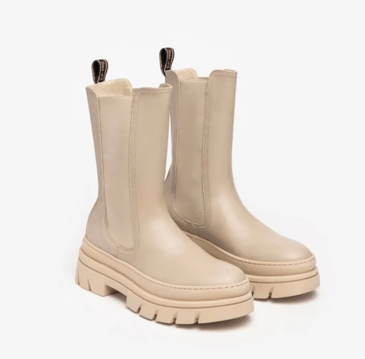 NeroGiardini beige leather hightop Chelsea boots