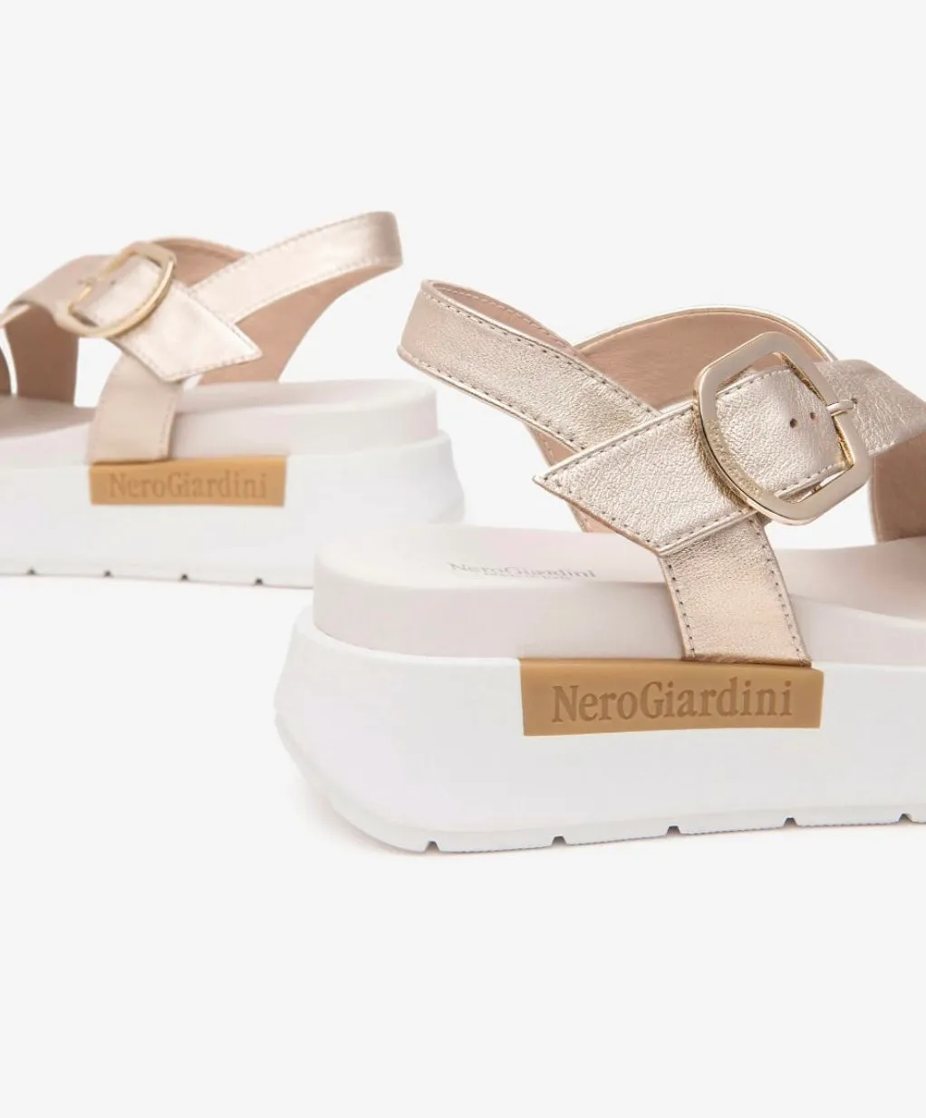 Nerogiardini gold leather platform sandals
