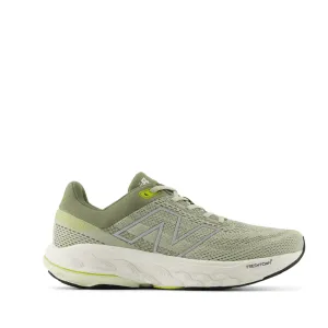 athlete in training New Balance Men's 860 v14 in Olivine AW24
