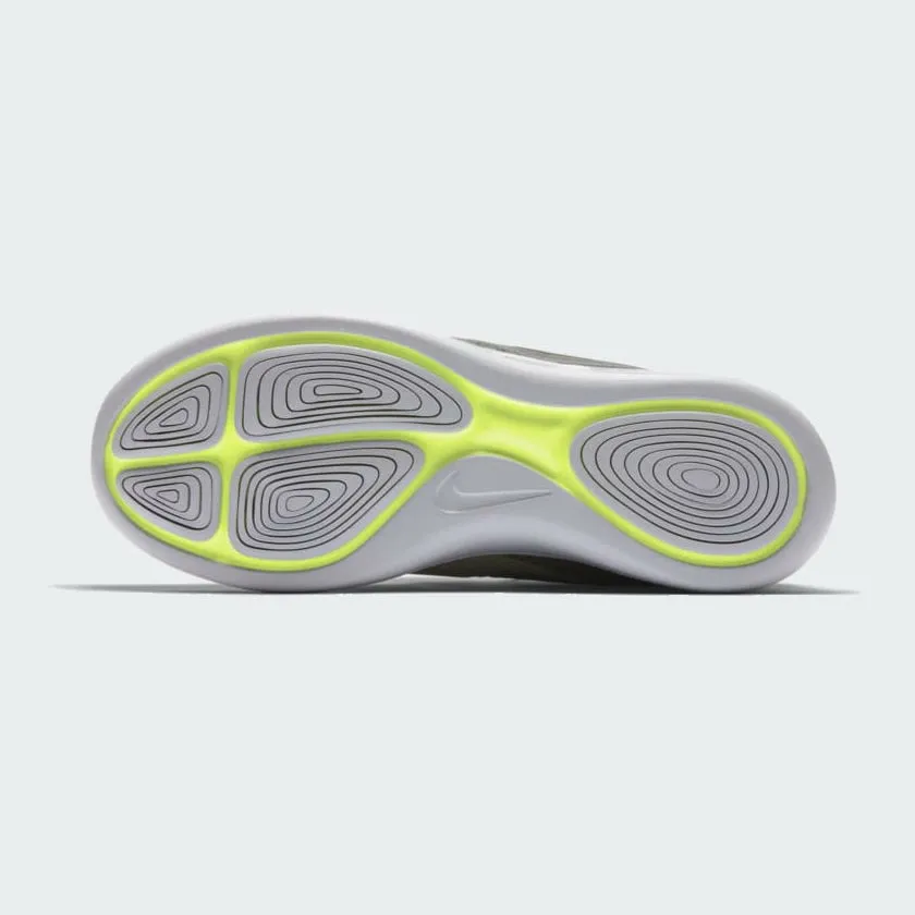 Nike Lunarcharge Essential 923619 200 Lace   Up Design Ultra Cushioned Heel