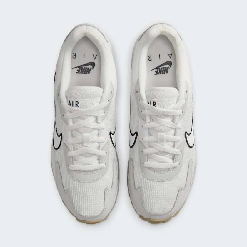 grooved - sole shoes Comfort Midsole Nike Men's Air Max Solo FN6918 100