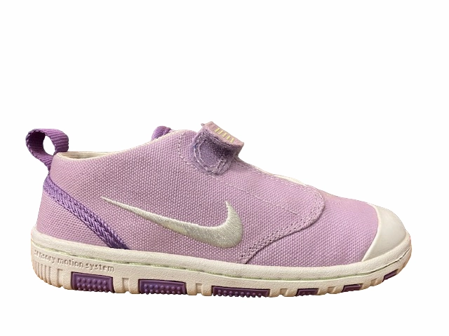 Versatile Grip Ankle Stability Design Nike Sensory Motion snaeakers bassa da bambino 432034 500 lilla