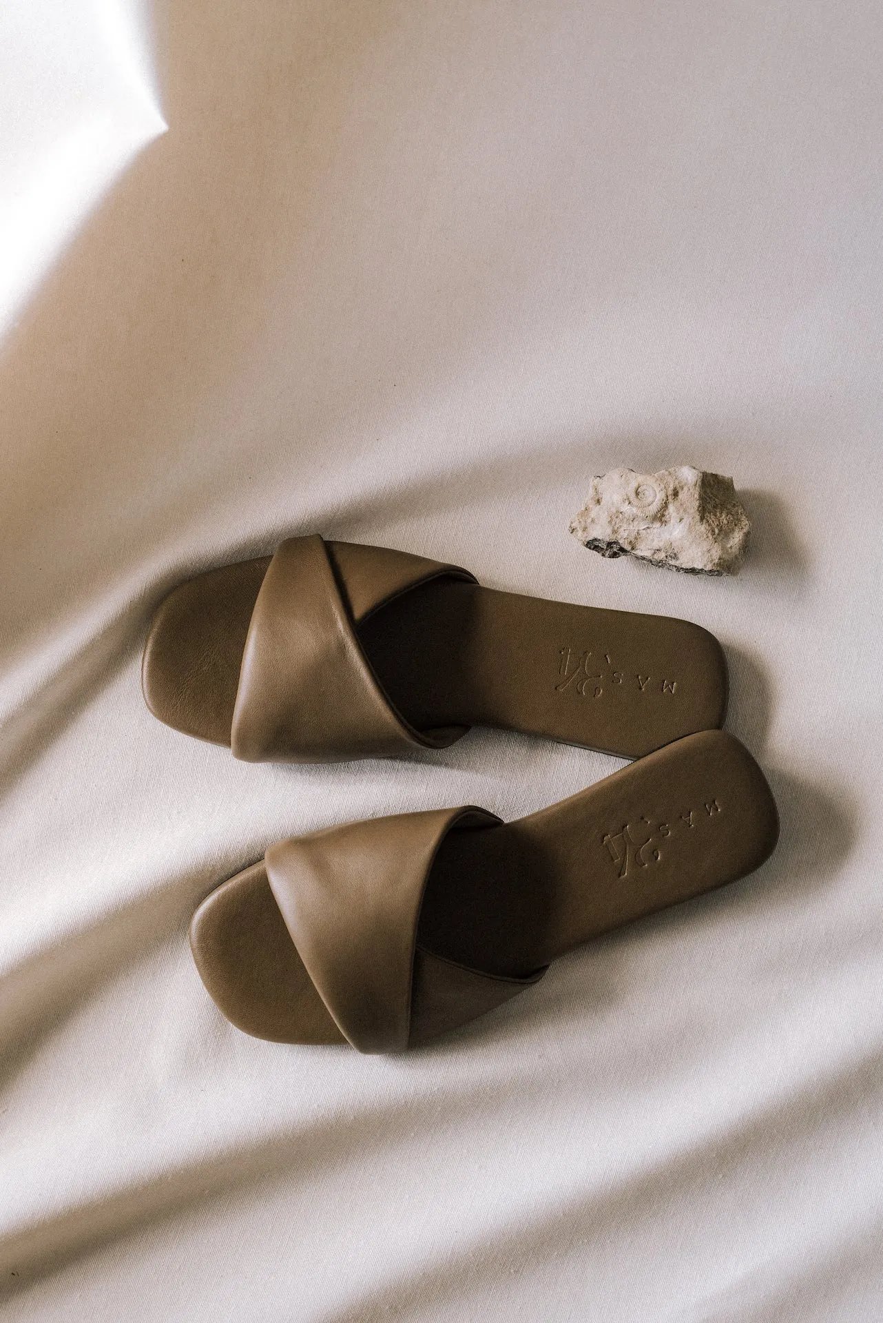 PETRA FLAT SANDALS TAUPE LEATHER