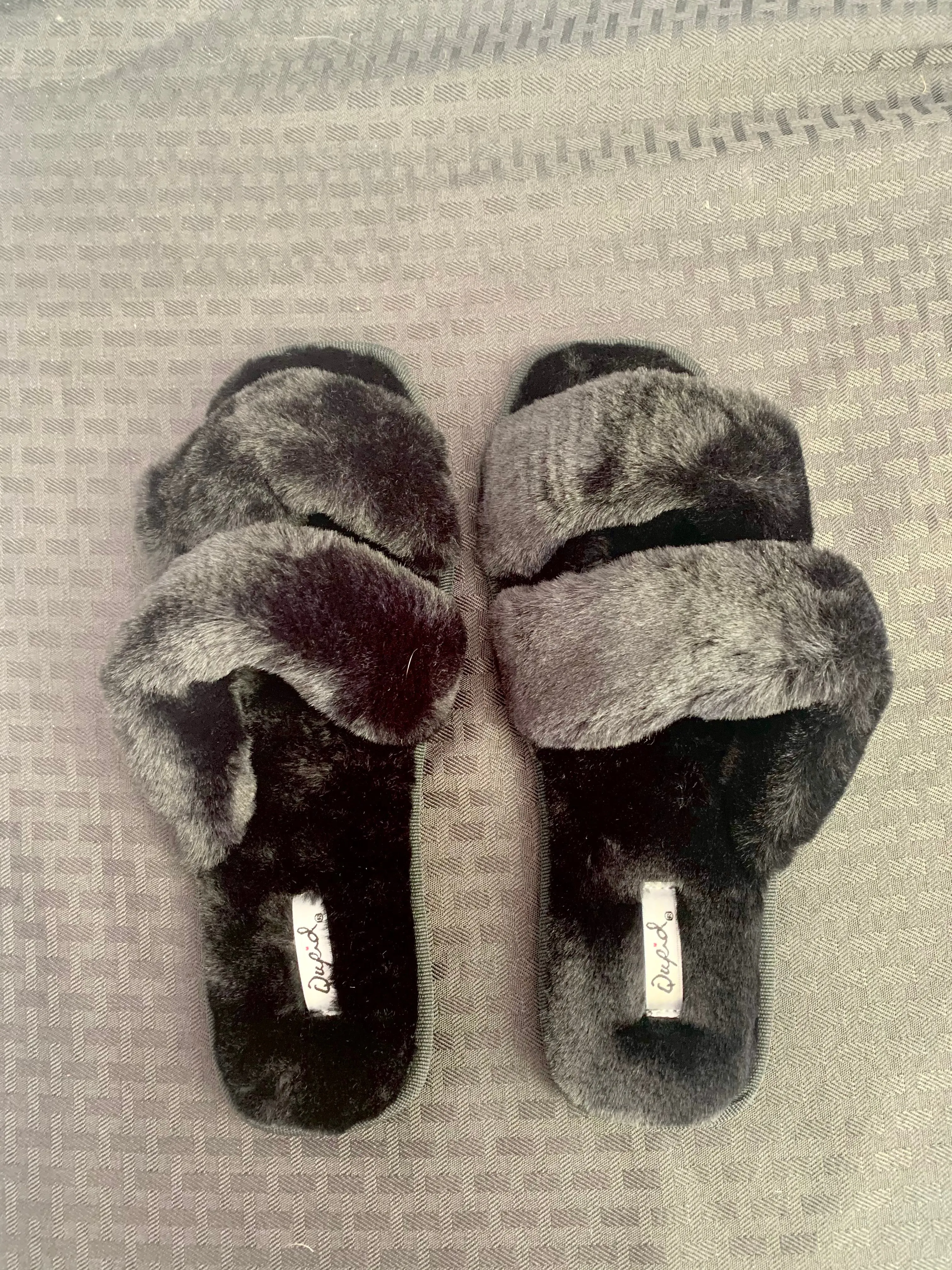 QUPID- Faux Fur Slippers