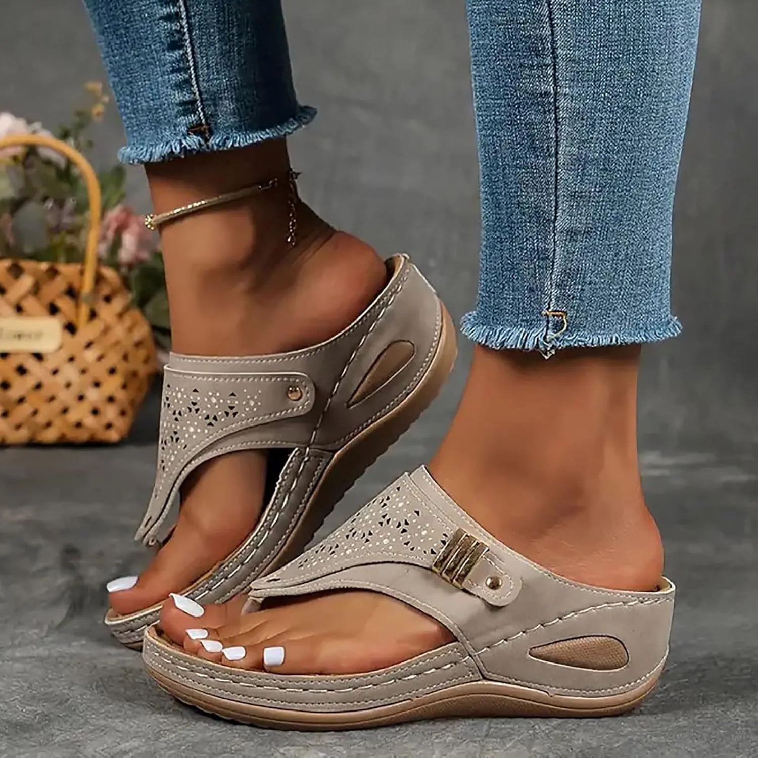 Sandals for Women Womens Arch Support Flip Flops Beach Sandals for Woman Comfortable Summer Beach Thong Sandals