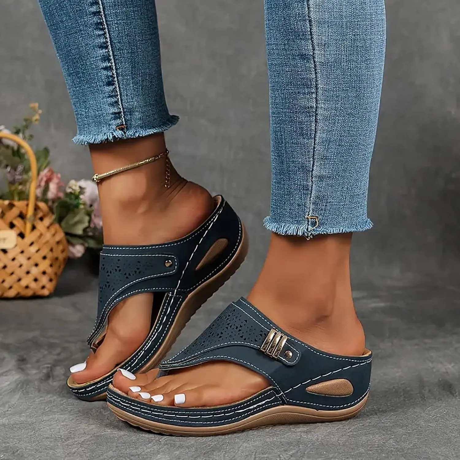 Sandals for Women Womens Arch Support Flip Flops Beach Sandals for Woman Comfortable Summer Beach Thong Sandals