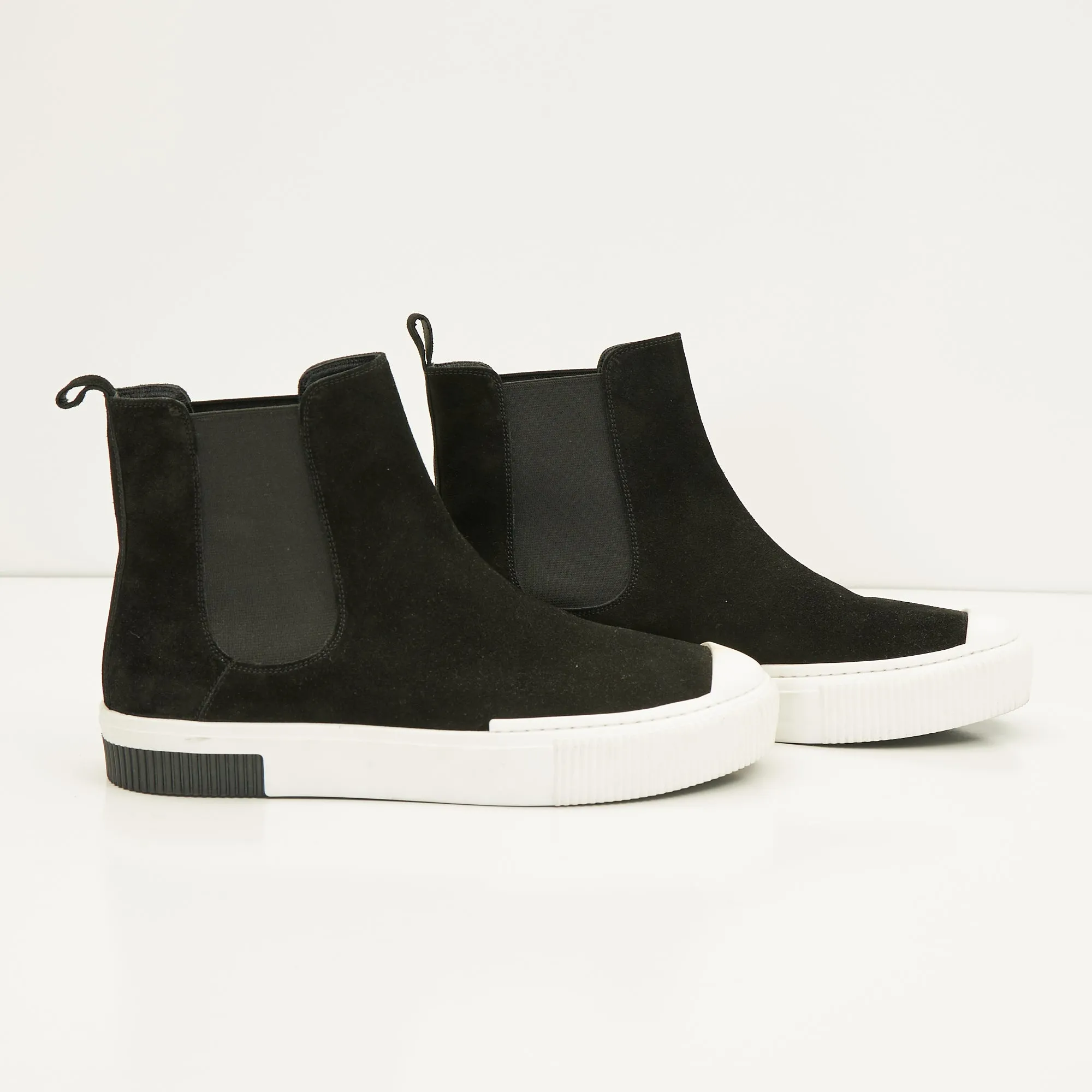 THE KING - Suede Leather and Rubber Sole Chelsea Boots - Black