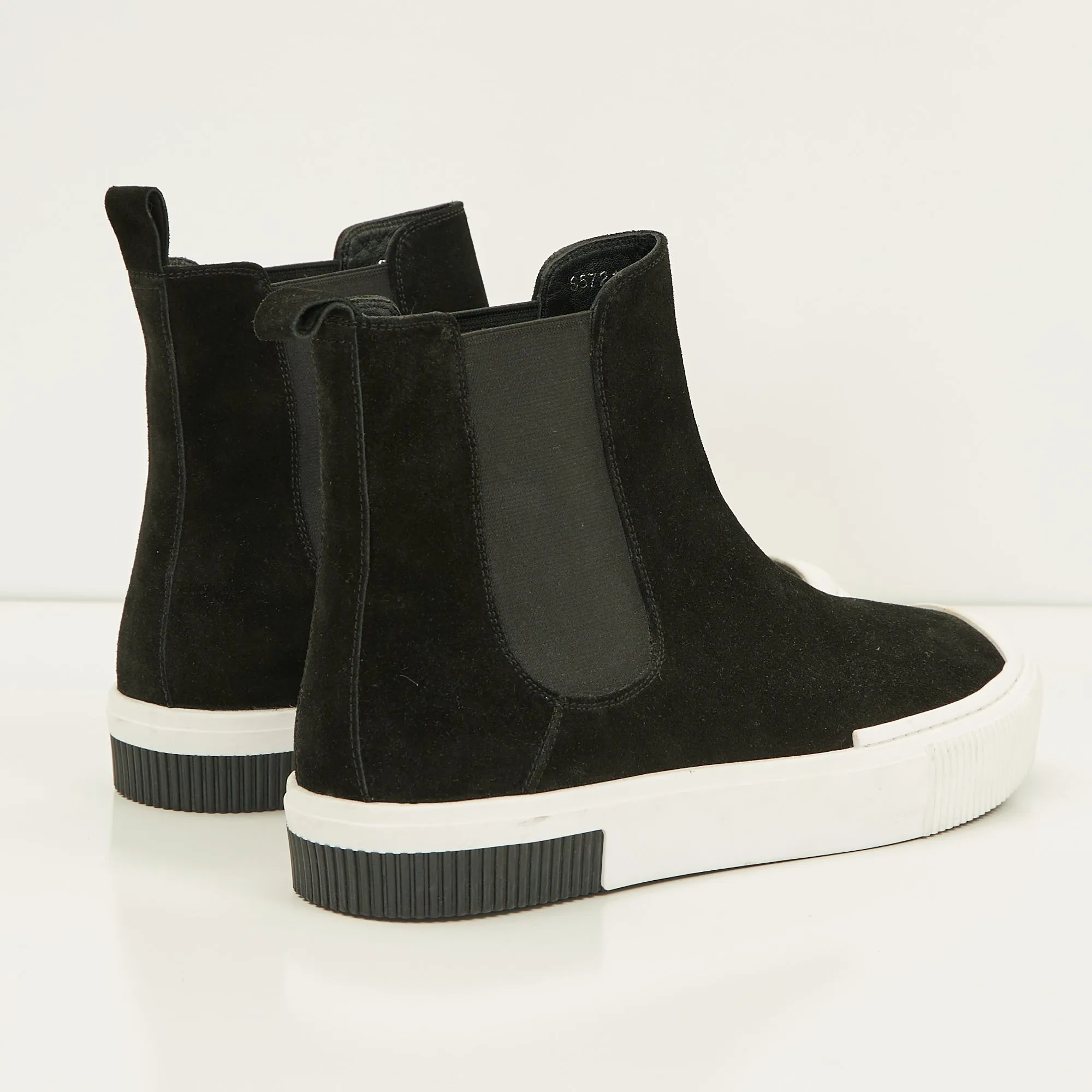 THE KING - Suede Leather and Rubber Sole Chelsea Boots - Black