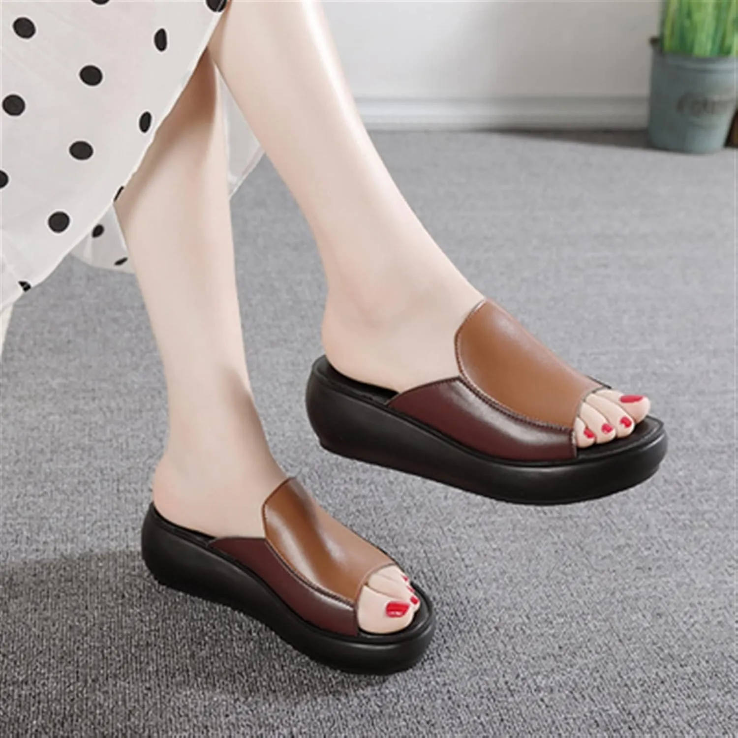 Women Genuine Leather Slipper Simple Elegant Platform Leather High Heels Peep Toe Sandals Thick-Soled Middle-Aged Leather Slippers (Color : Brown, Shoe Size : 6.5)