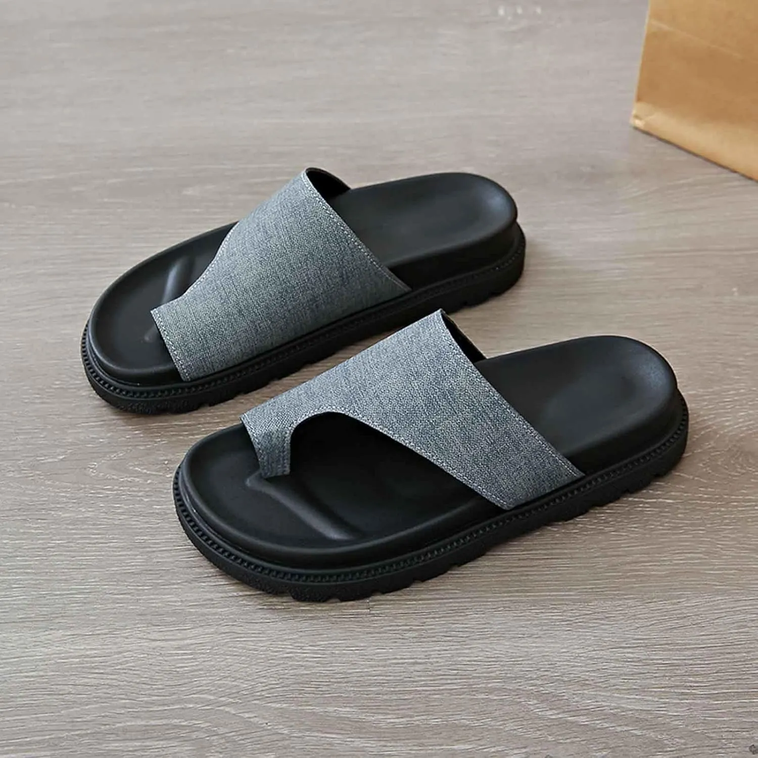 Women's Comfortable Thick Sole Flip Flops Summer Beach Sandals Casual Outdoor Slip On Slippers for Walking Travel