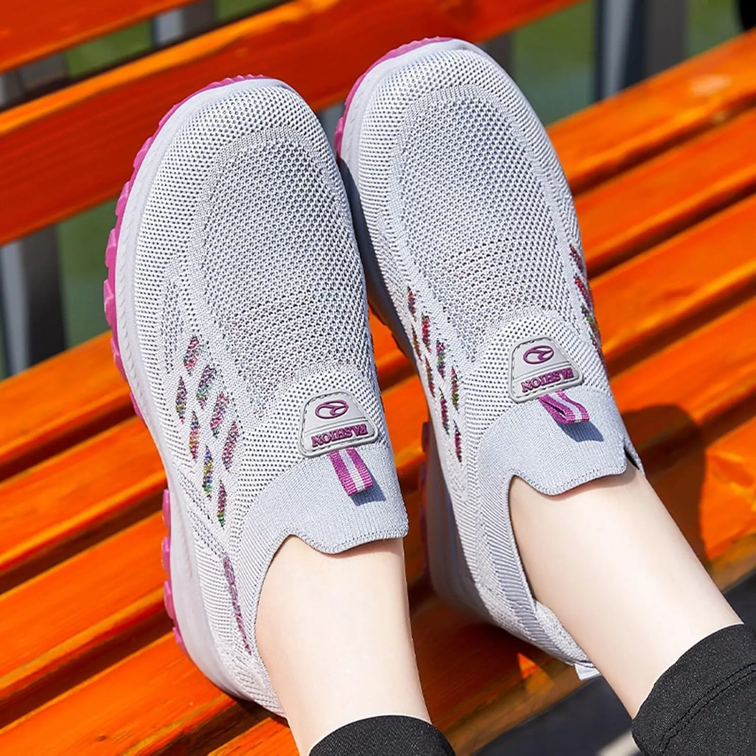 Womens Minimalist Zero Drop Shoes Fashion Low Top Sneakers with Platform Classic Athletic Skateboard Sneakers