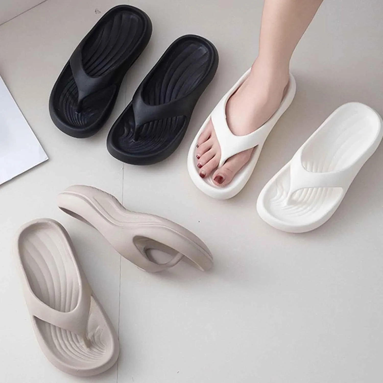 Women's Thong Sandals Summer Comfortable Flat Slippers for Beach Outdoor Casual Wear Thick Sole Pure Color Flip
